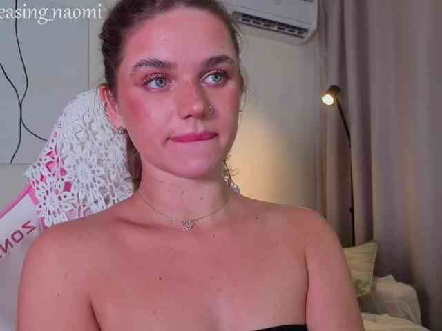 Naomimif webcam