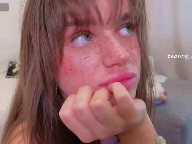 teasingNaomi webcam