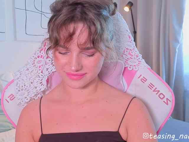 Naomimif webcam