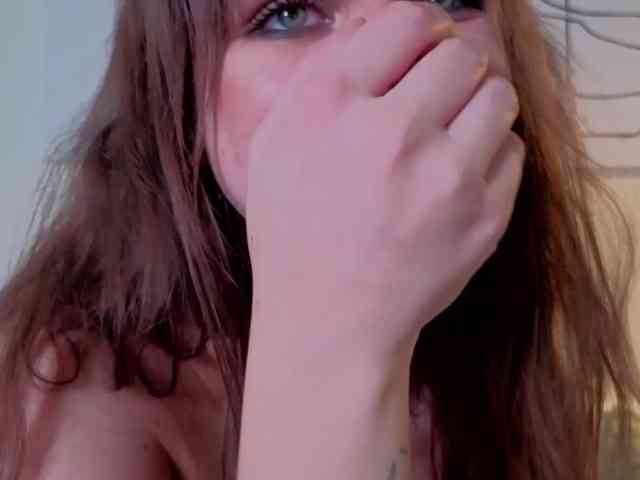 Model: teasingNaomi