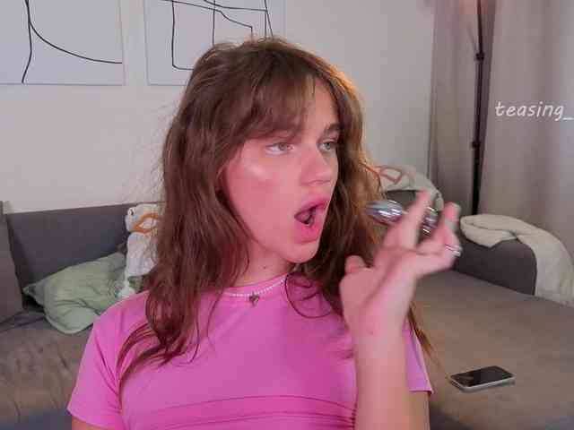teasingNaomi webcam