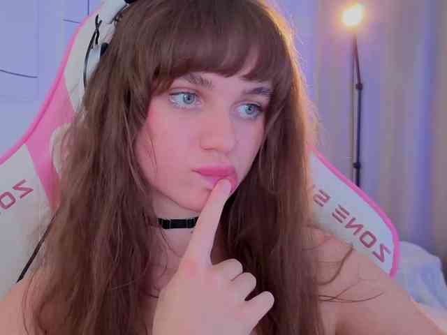 teasingNaomi
