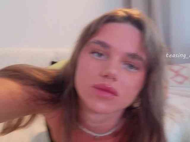 teasingNaomi webcam