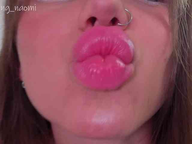 Naomimif webcam