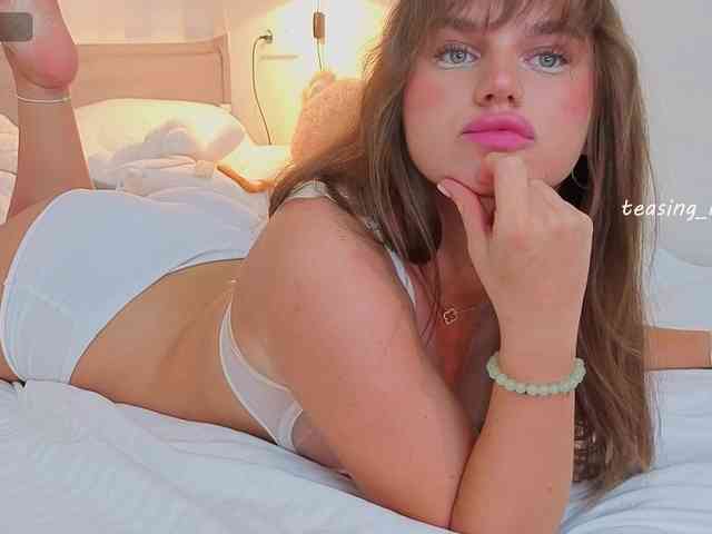 teasingNaomi webcam