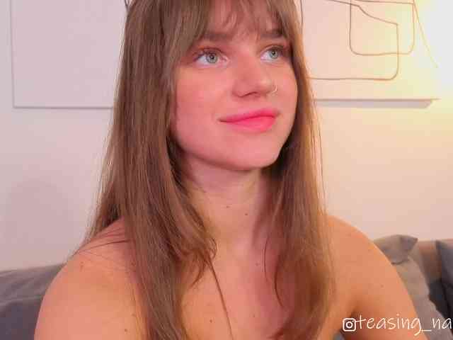 Naomimif webcam