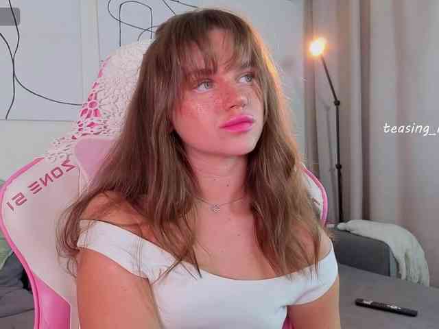 teasingNaomi webcam