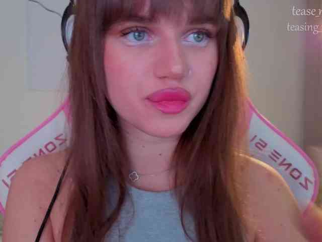 teasingNaomi webcam
