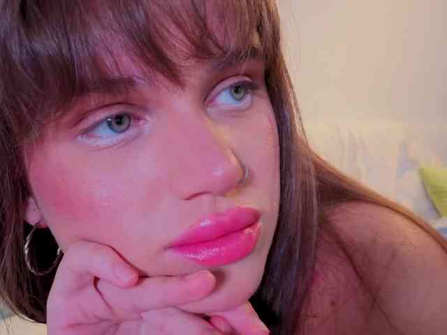 teasingNaomi webcam