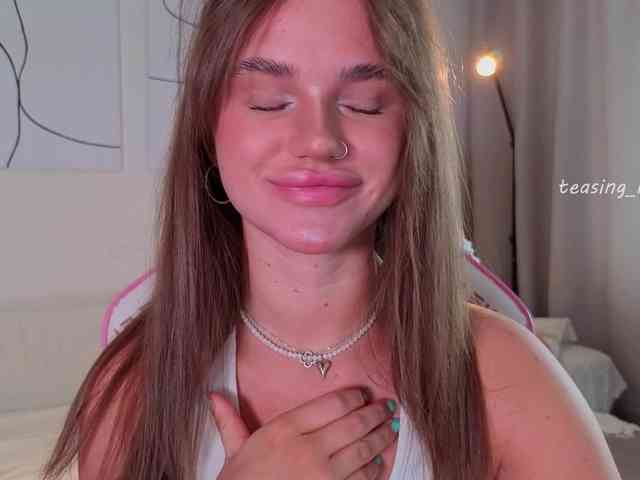 teasingNaomi webcam