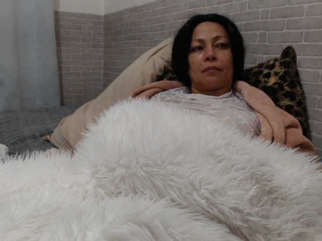 sweetmaju live cam on BongaCams