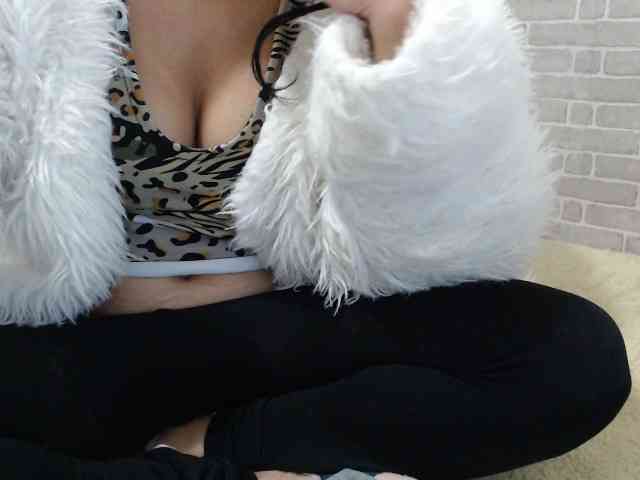 sweetmaju webcam