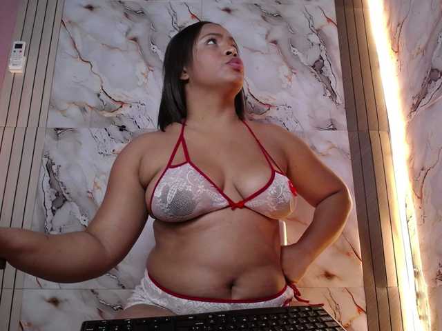 AliceBooty, en directo ahora en BongaCams