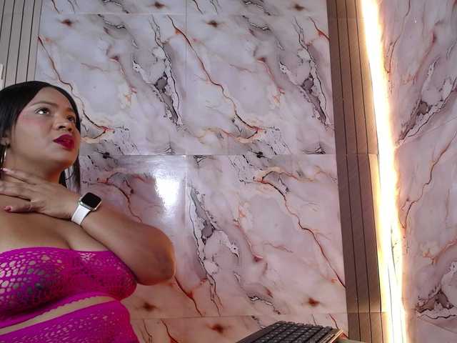 AliceBooty live cam on BongaCams