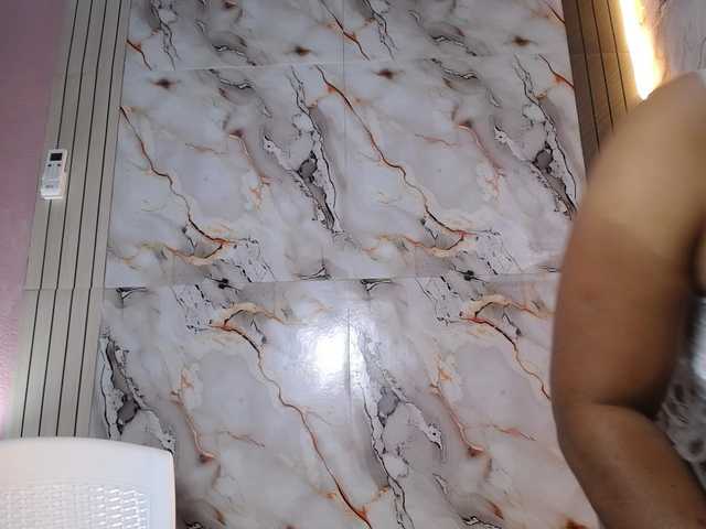 AliceBooty live cam on BongaCams
