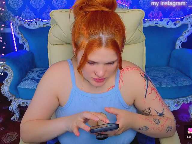 ClumsyNana live webcam show