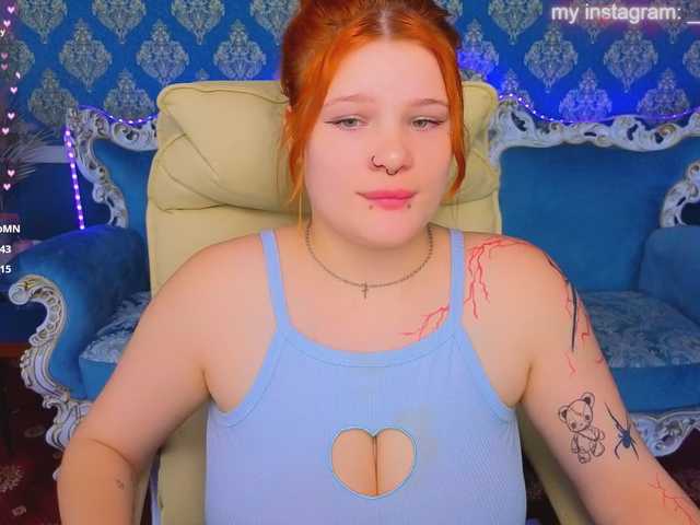ClumsyNana live cam on BongaCams