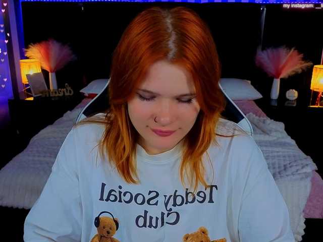 ClumsyNana live cam on BongaCams