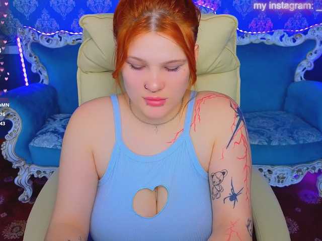 ClumsyNana live cam on BongaCams