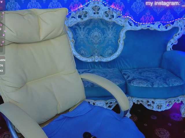 ClumsyNana live webcam show