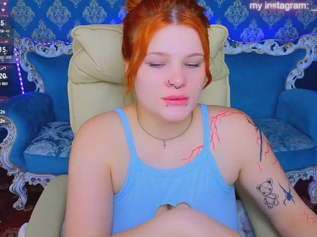 ClumsyNana live webcam show