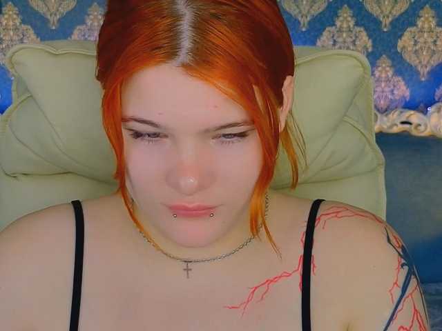 ClumsyNana live cam on BongaCams