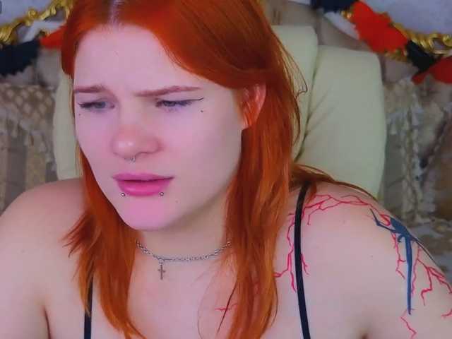 ClumsyNana live cam on BongaCams