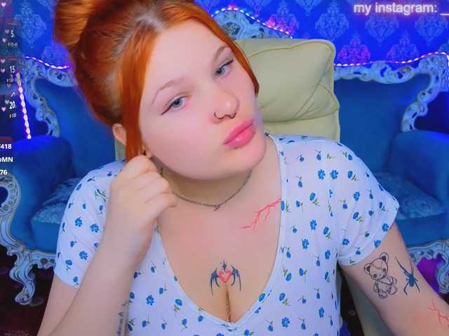 ClumsyNana live webcam show