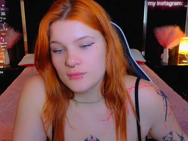 ClumsyNana live cam