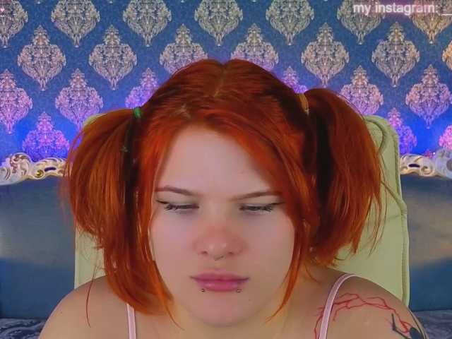 ClumsyNana live cam on BongaCams