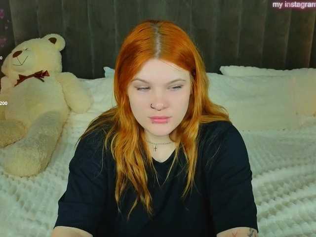 ClumsyNana live cam on BongaCams