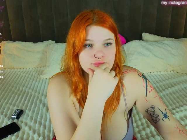 ClumsyNana live cam on BongaCams