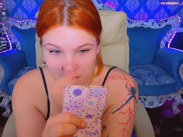 ClumsyNana live webcam show