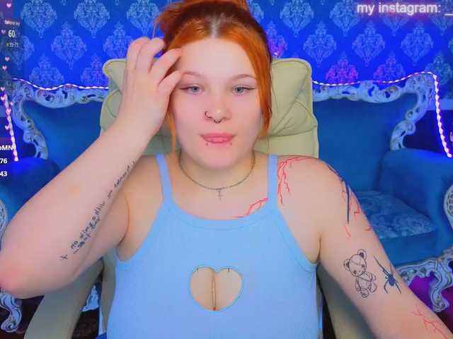 ClumsyNana live cam on BongaCams
