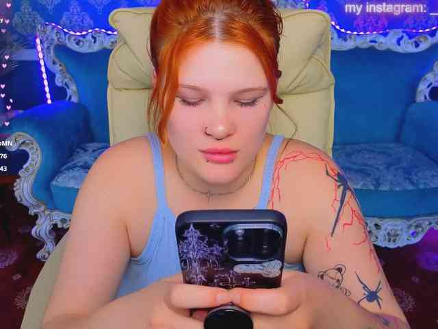 ClumsyNana webcam