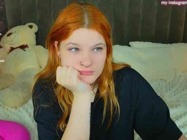 ClumsyNana webcam