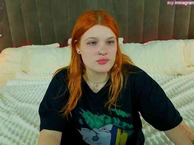 ClumsyNana webcam