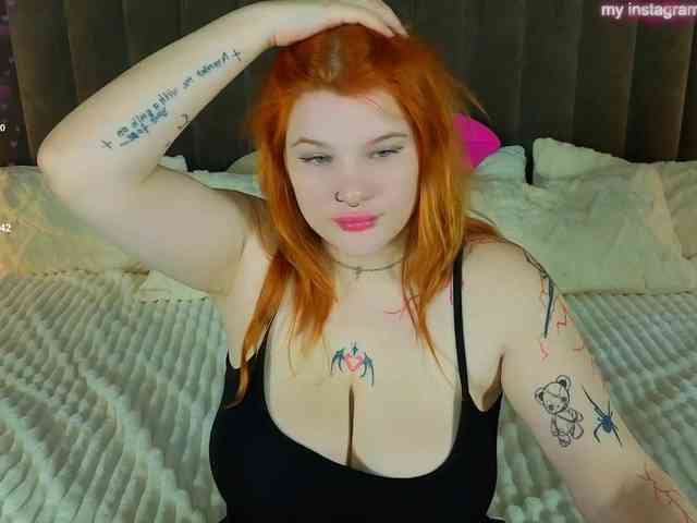 ClumsyNana webcam