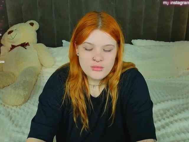 ClumsyNana webcam