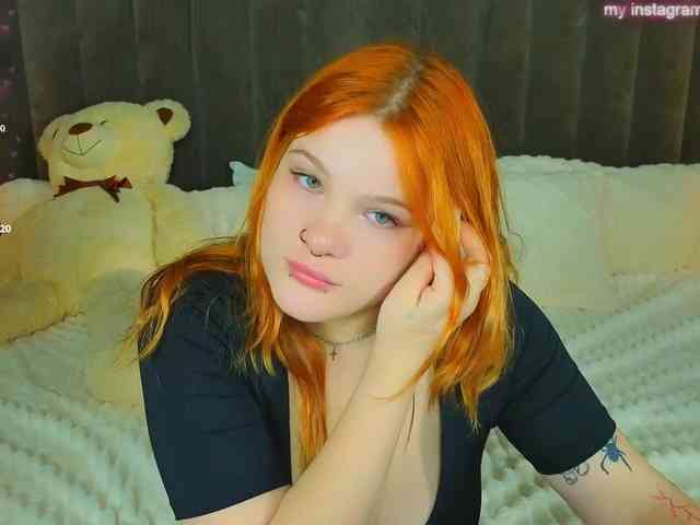 ClumsyNana webcam