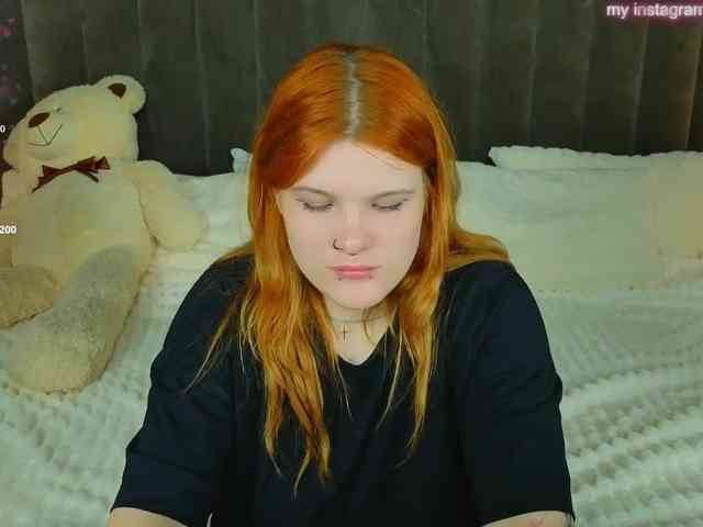 ClumsyNana webcam