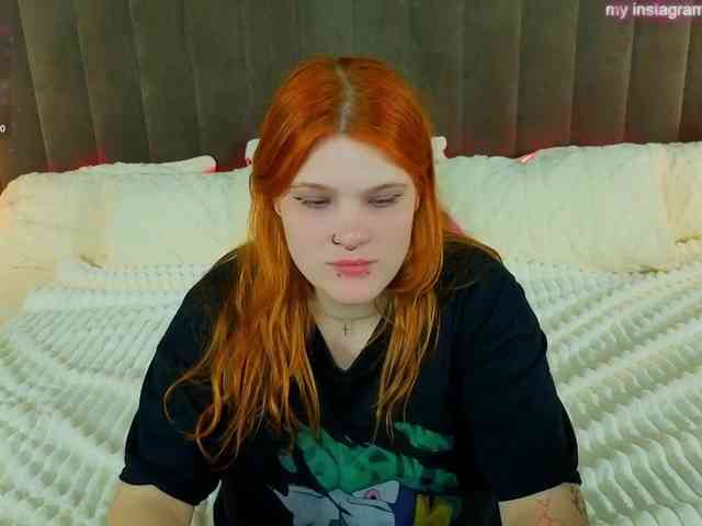 ClumsyNana webcam