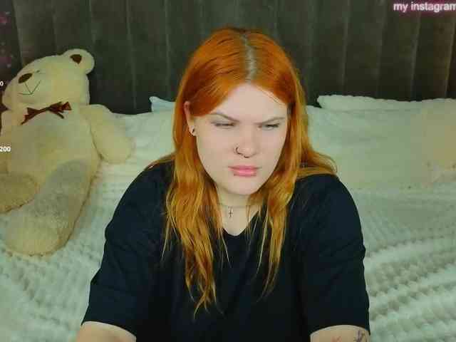 ClumsyNana webcam