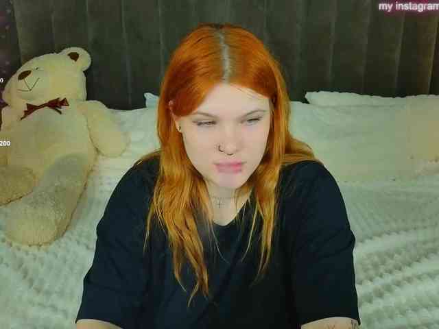 ClumsyNana webcam