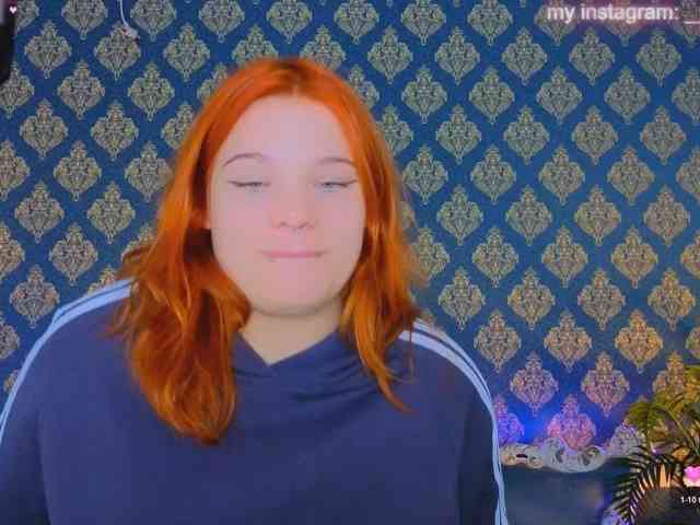 ClumsyNana webcam