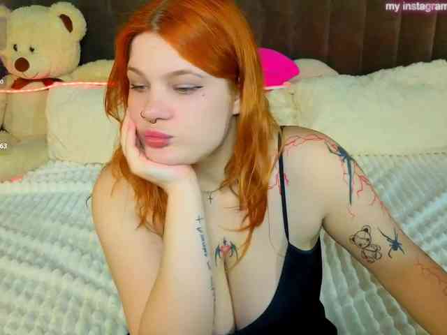 ClumsyNana webcam