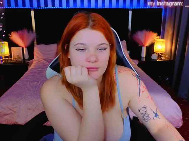 ClumsyNana webcam