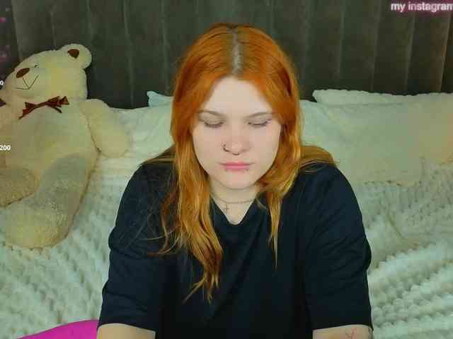 ClumsyNana webcam