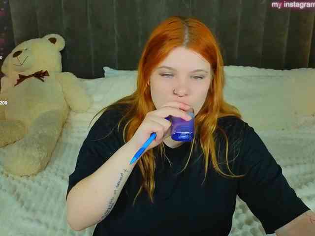 ClumsyNana webcam