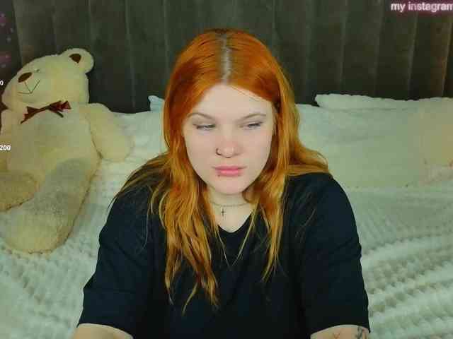 ClumsyNana webcam